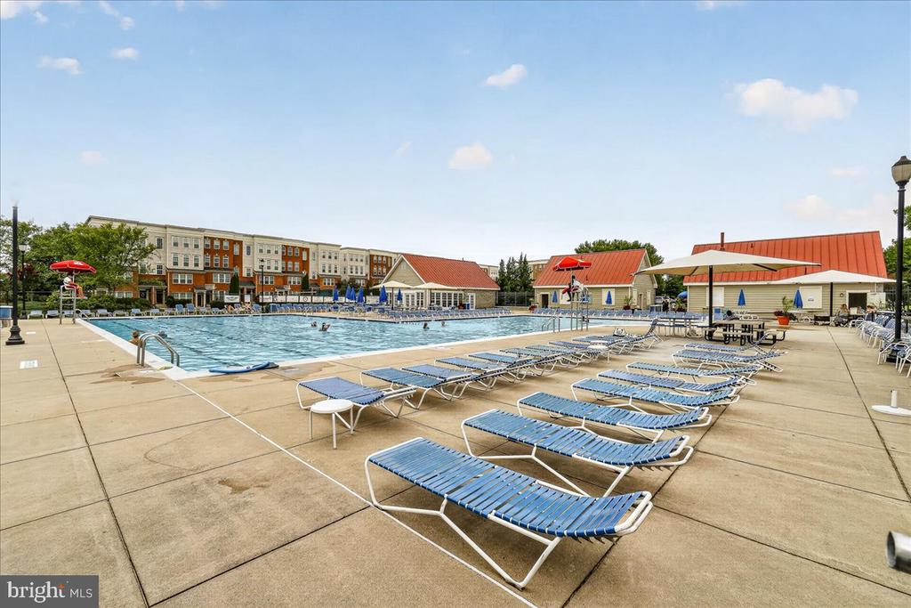 1794 POOLSIDE WAY Unit: 24-B