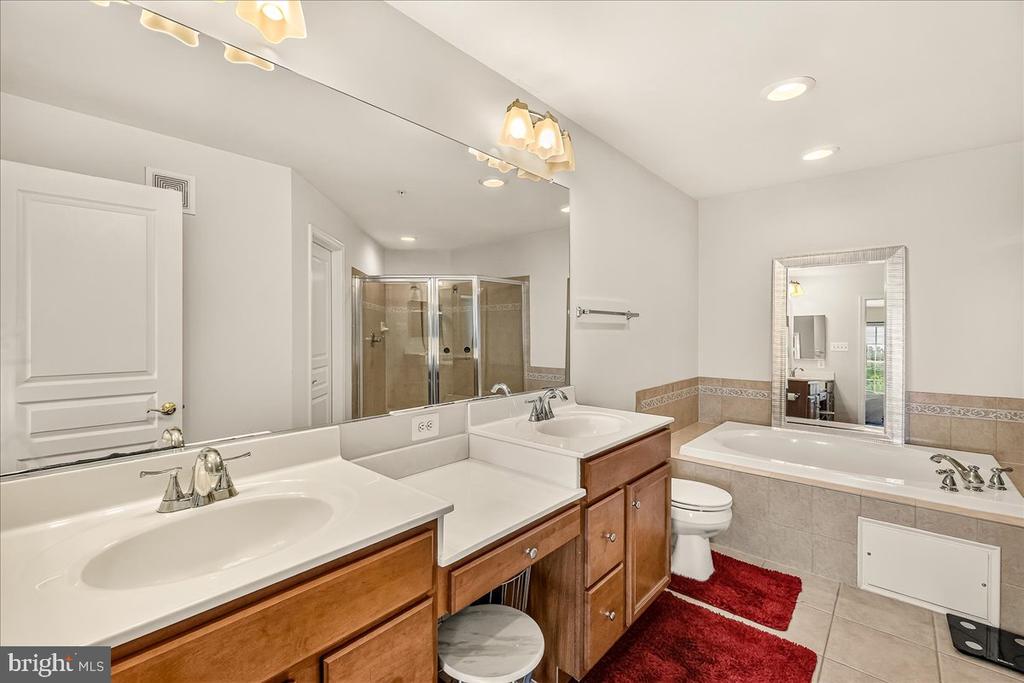 1794 POOLSIDE WAY Unit: 24-B