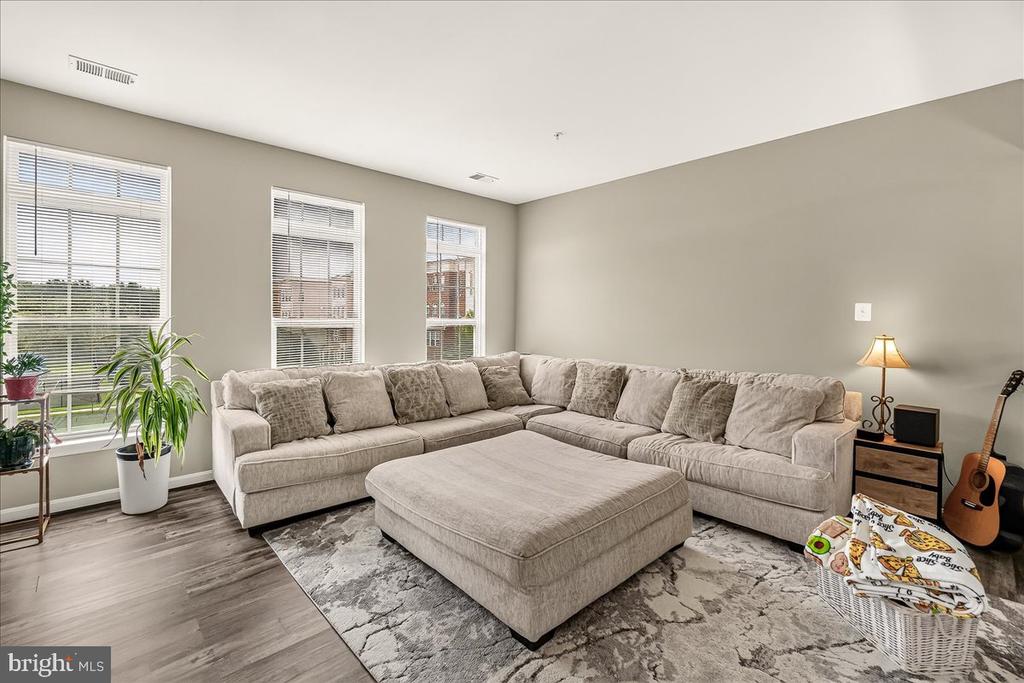 1794 POOLSIDE WAY Unit: 24-B