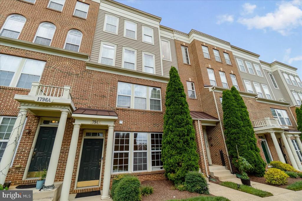 1794 POOLSIDE WAY Unit: 24-B
