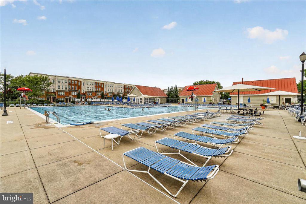 1794 POOLSIDE WAY Unit: 24-B
