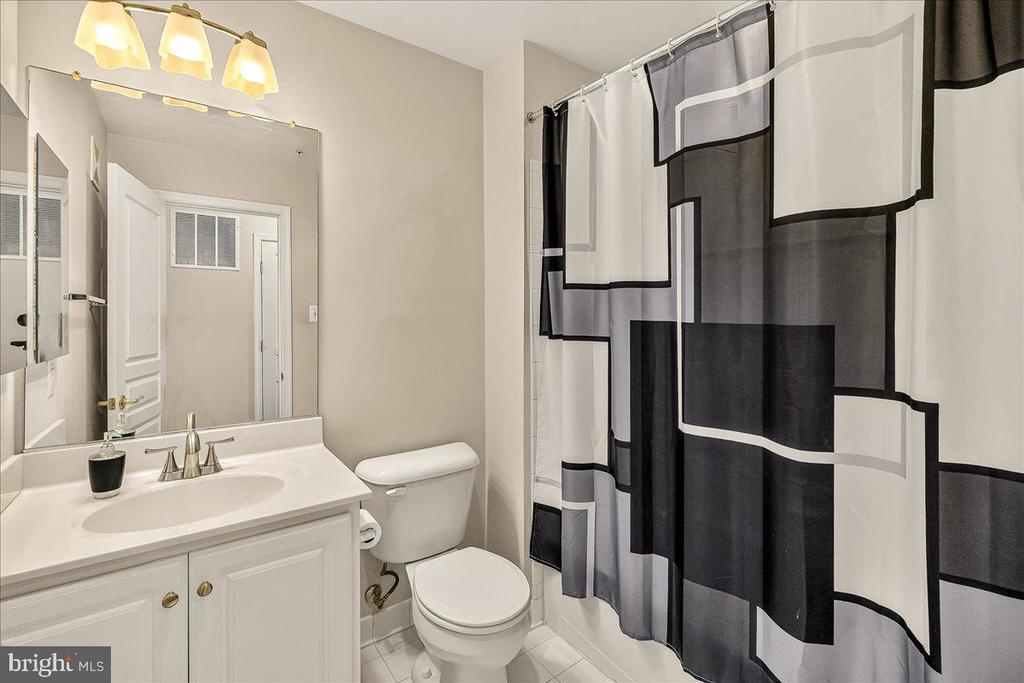 1794 POOLSIDE WAY Unit: 24-B