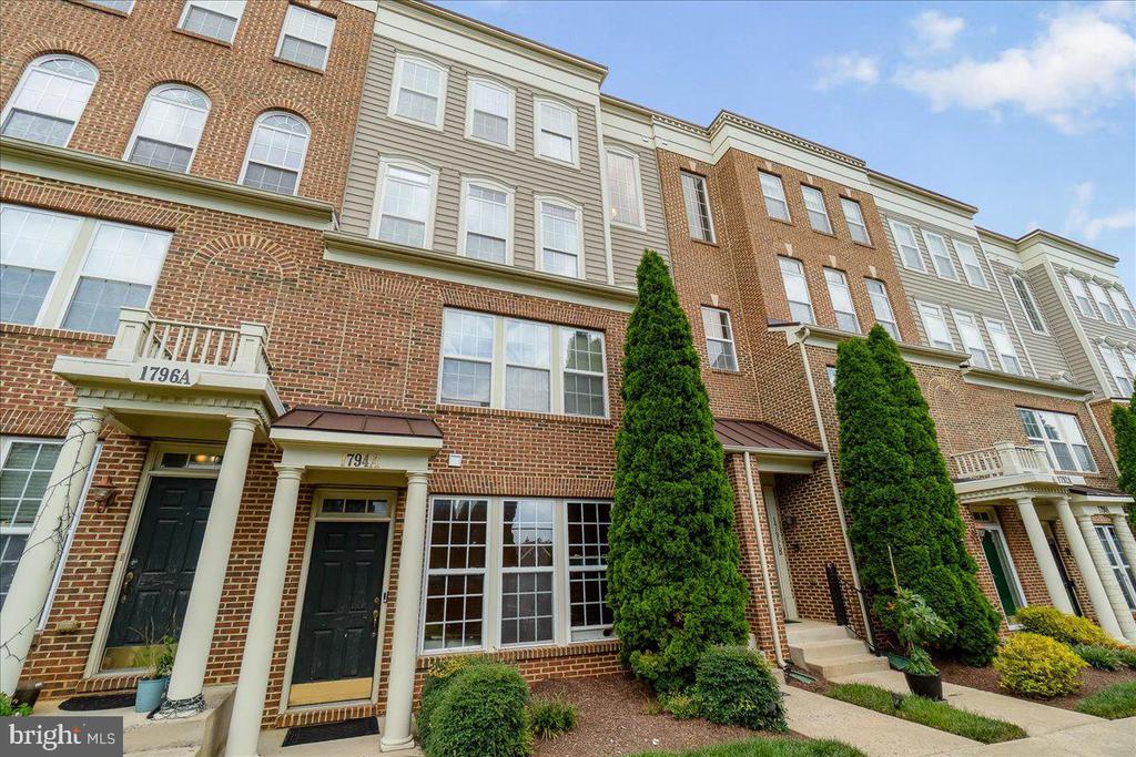 1794 POOLSIDE WAY Unit: 24-B