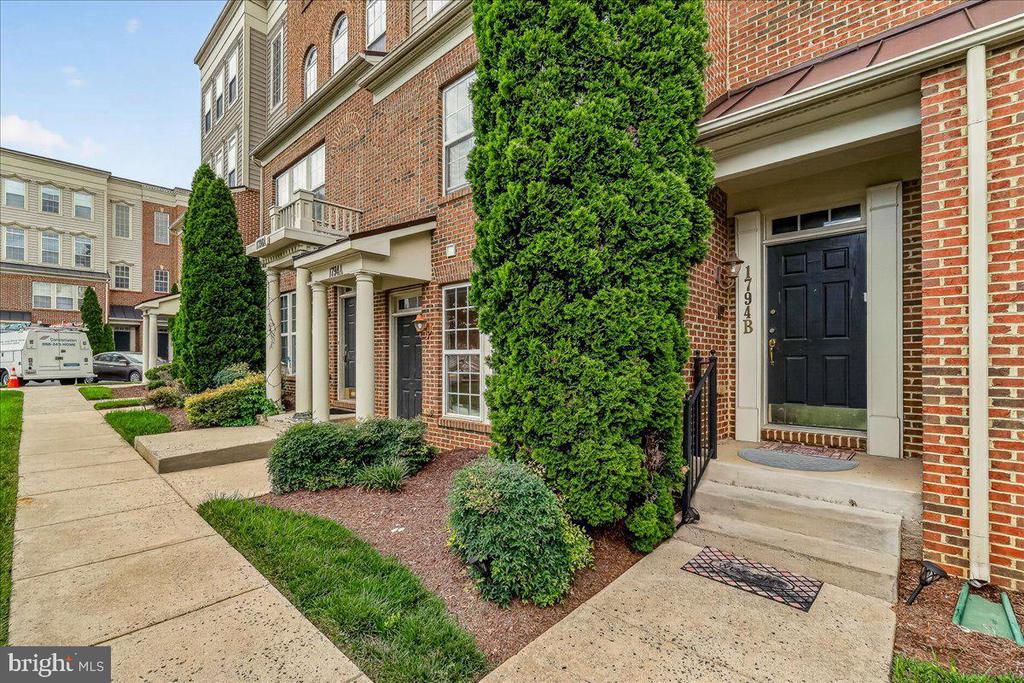 1794 POOLSIDE WAY Unit: 24-B