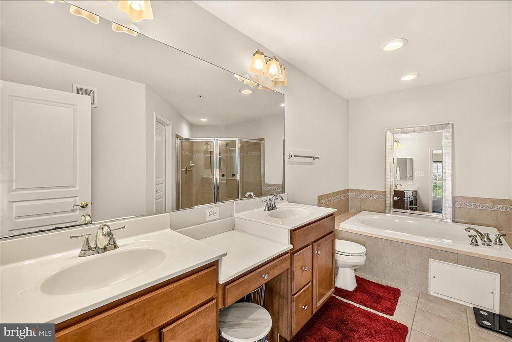 1794 POOLSIDE WAY Unit: 24-B