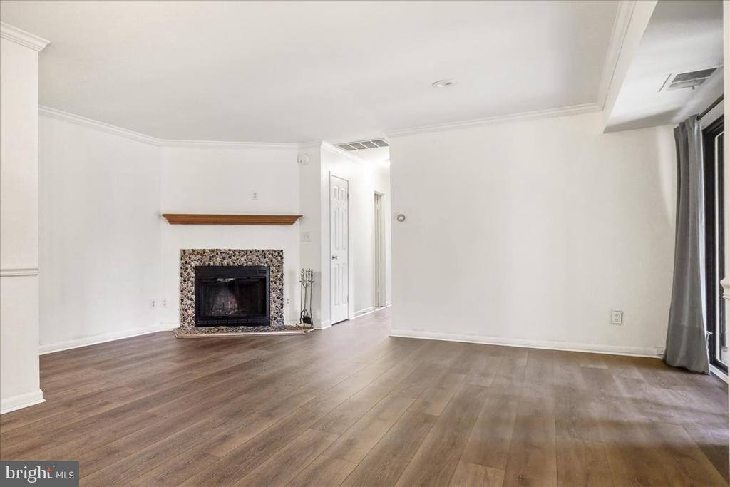 5476 CEDAR LANE C-3