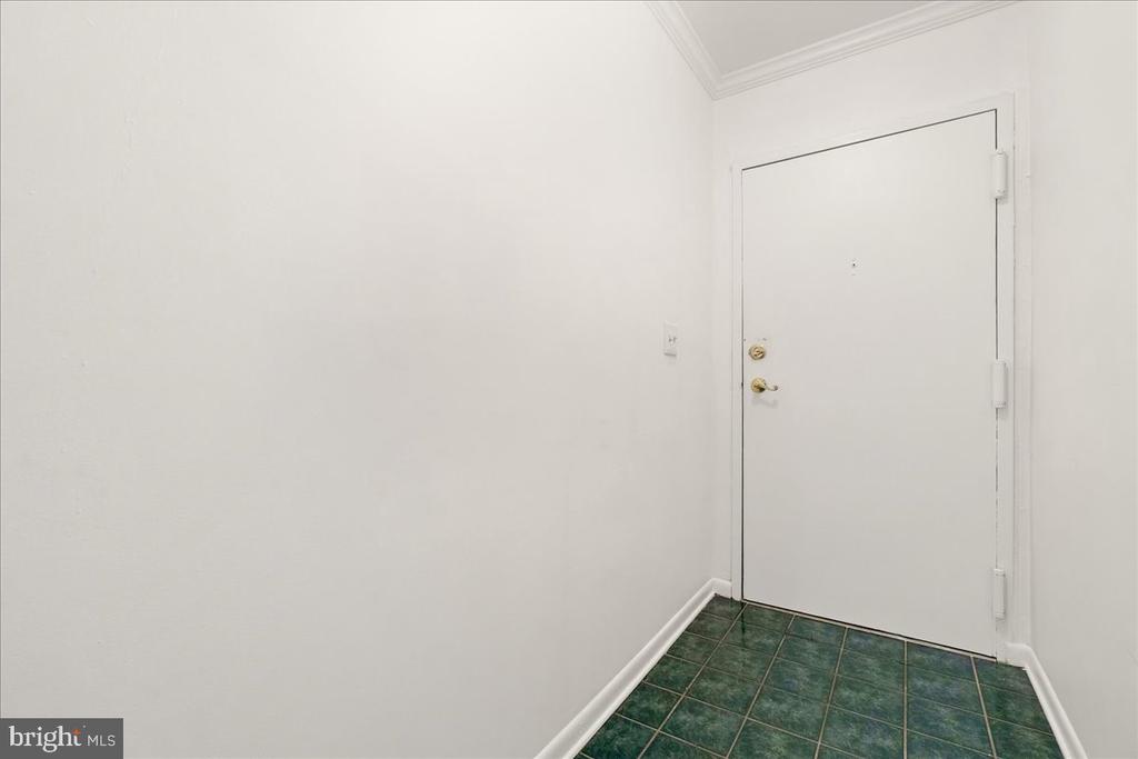 5476 CEDAR LANE C-3