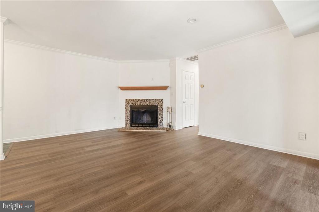 5476 CEDAR LANE C-3