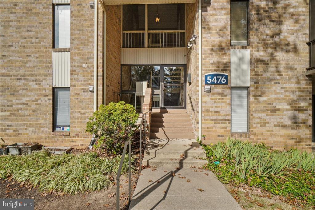 5476 CEDAR LANE C-3