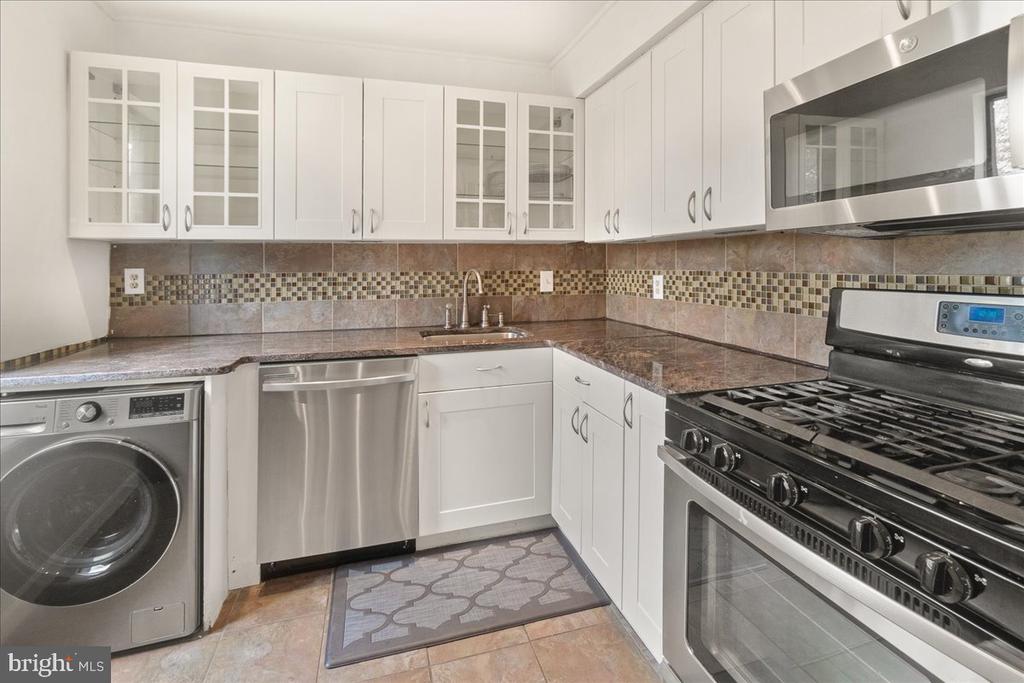 5476 CEDAR LANE C-3