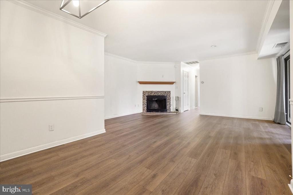 5476 CEDAR LANE C-3