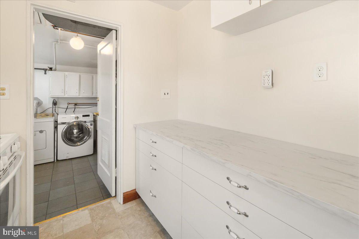 10026 BRUNETT AVENUE