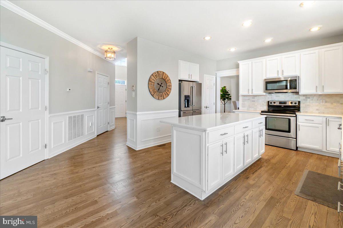 18306 CLEAR SMOKE ROAD