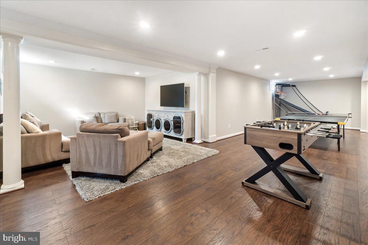 18306 CLEAR SMOKE ROAD