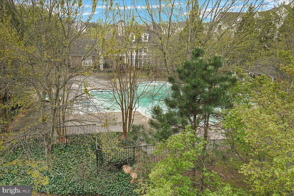 19617 GALWAY BAY CIRCLE 402