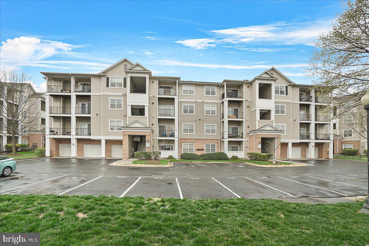 19617 GALWAY BAY CIRCLE 402