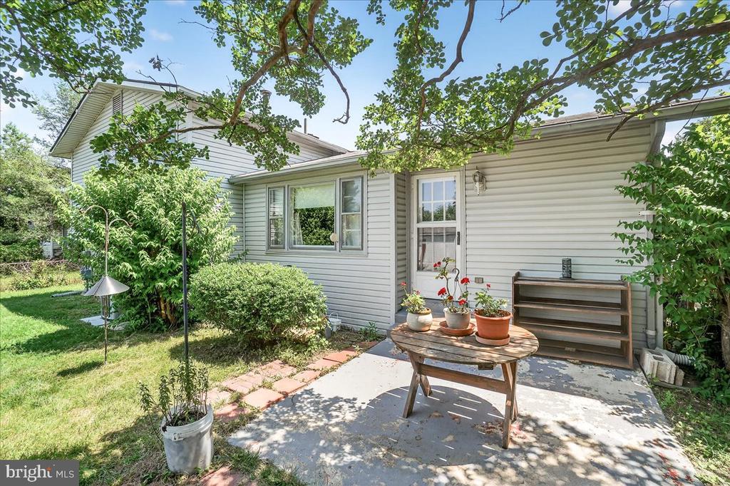 14208 LONDON LANE