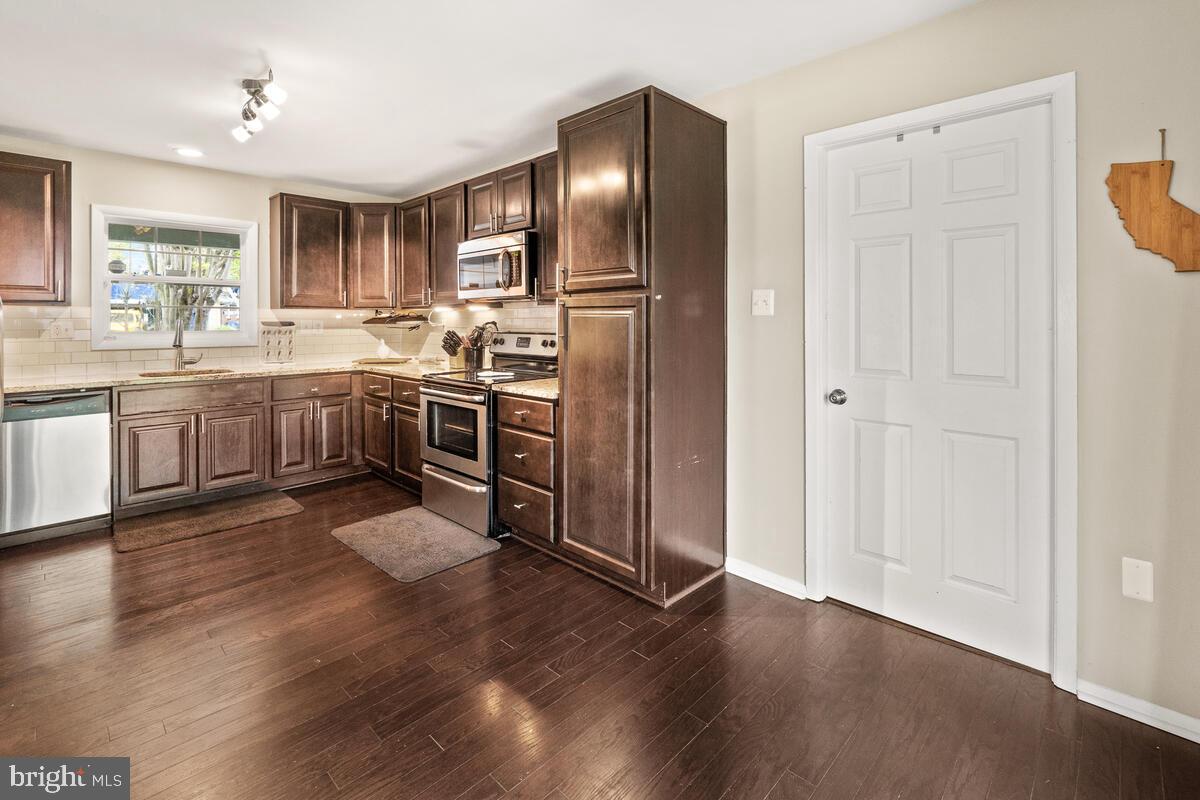 15721 PRESSWICK LANE