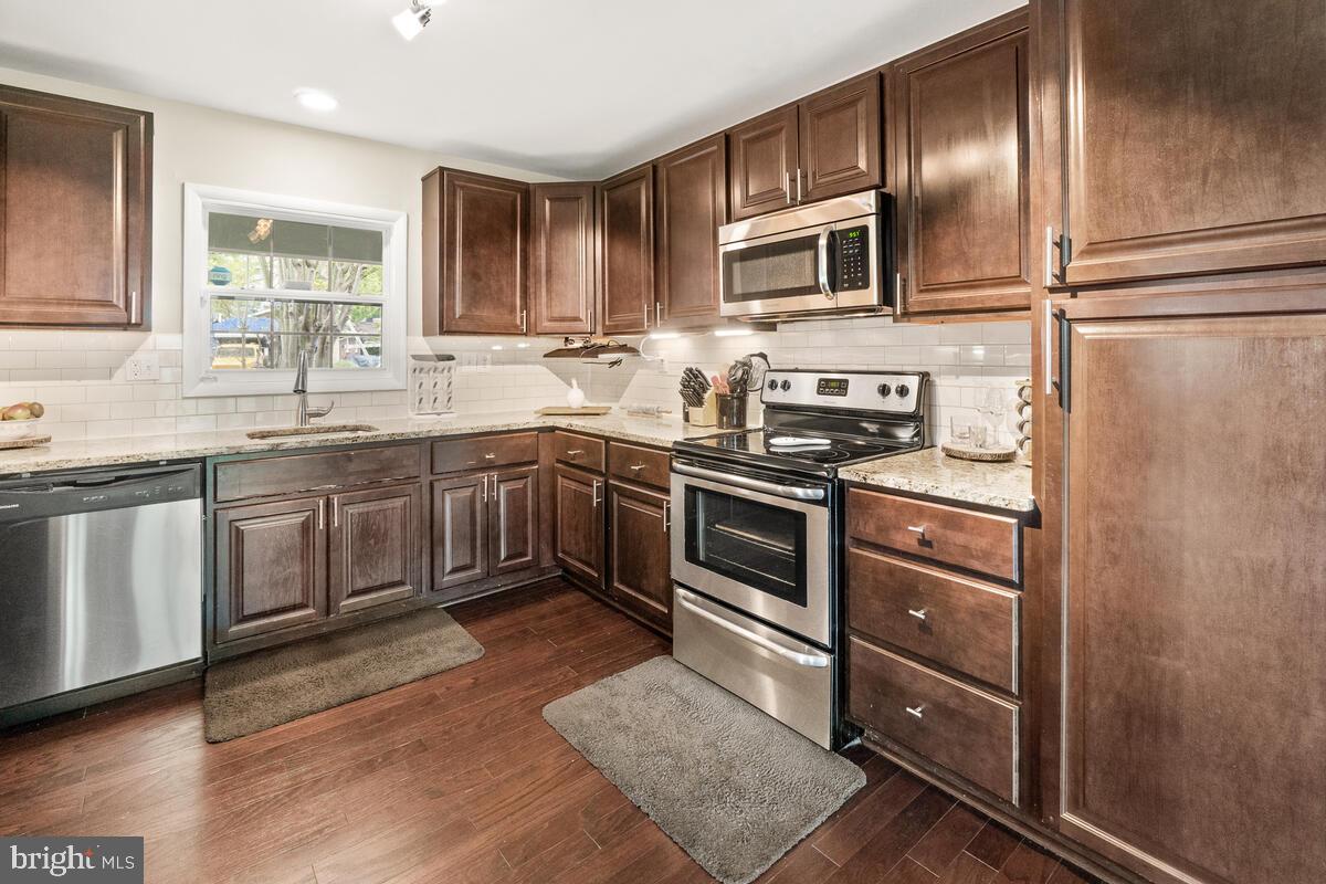 15721 PRESSWICK LANE