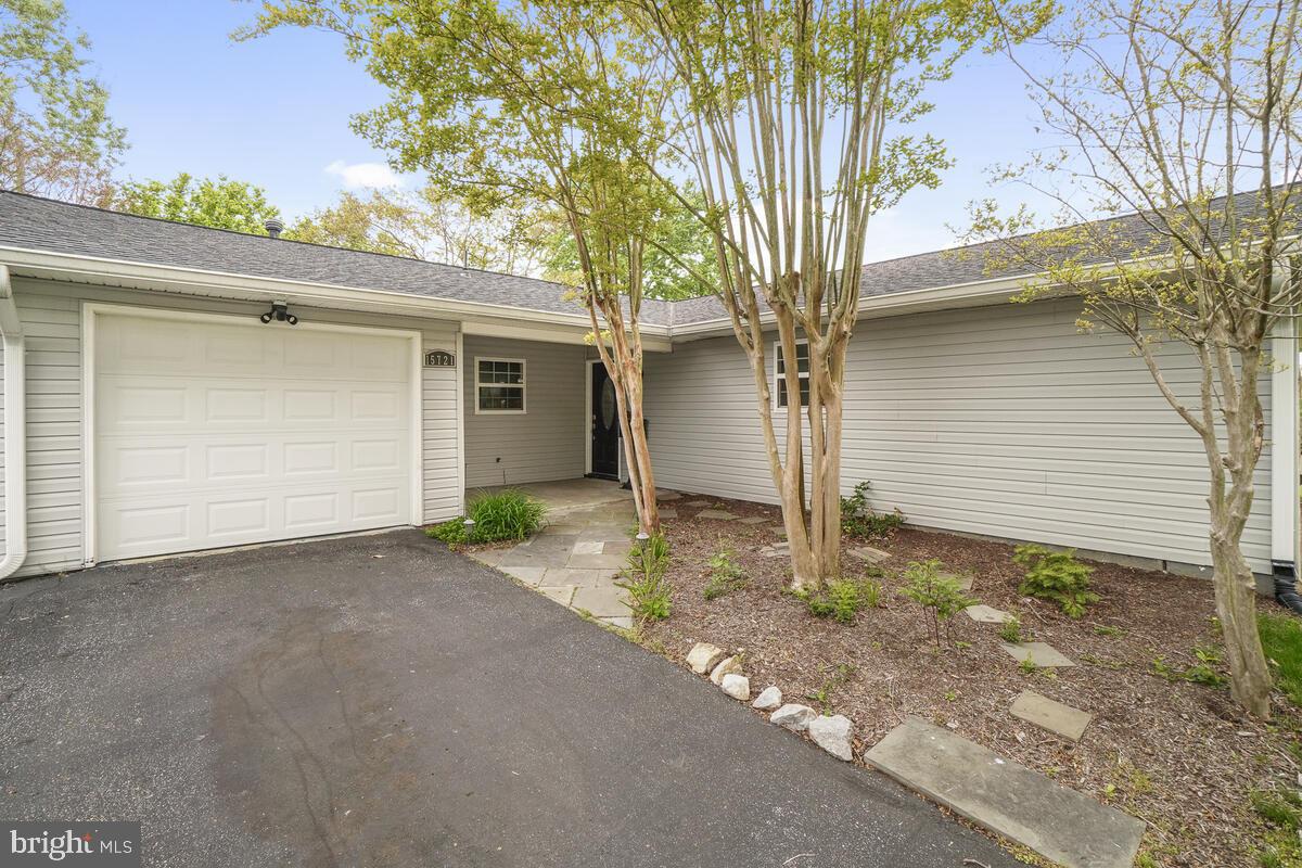 15721 PRESSWICK LANE