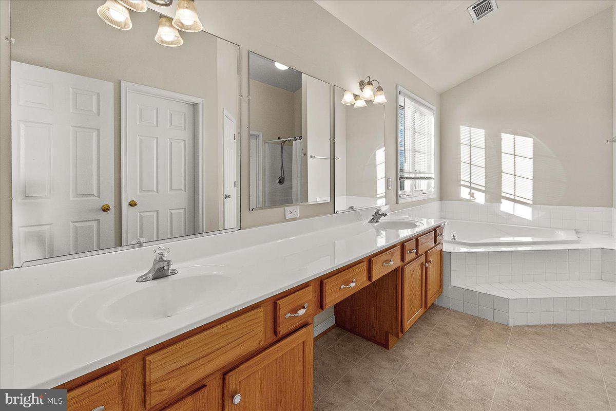 10222 SADDLEBROOKE LANE