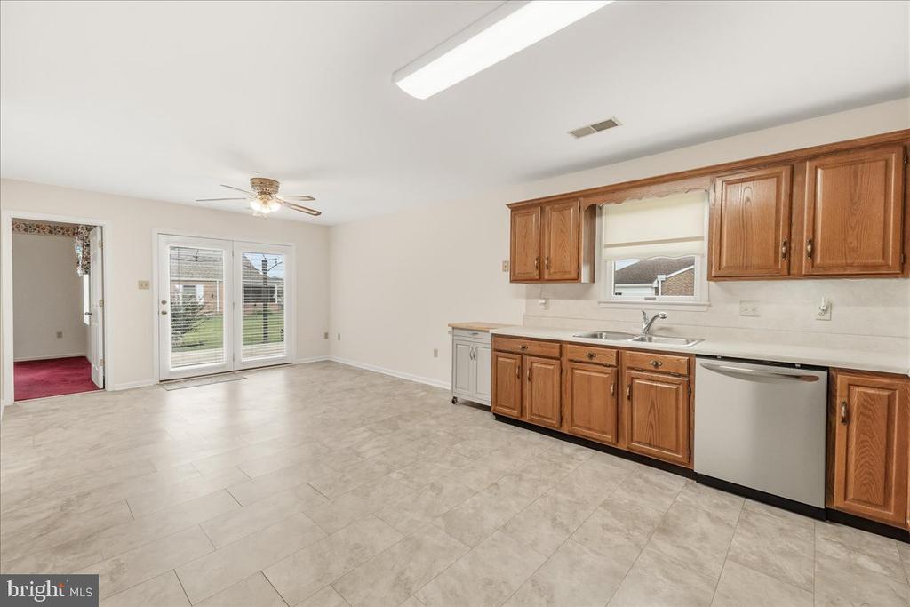118 SUNFLOWER DRIVE