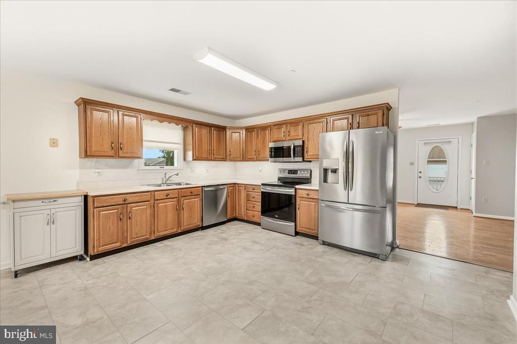 118 SUNFLOWER DRIVE