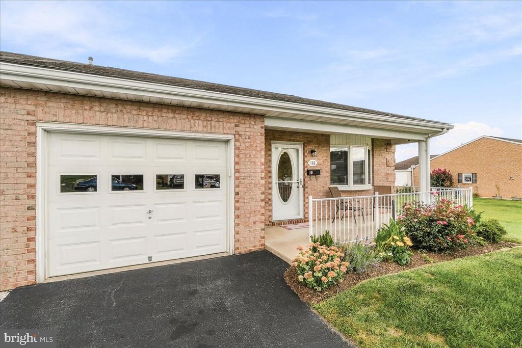 118 SUNFLOWER DRIVE