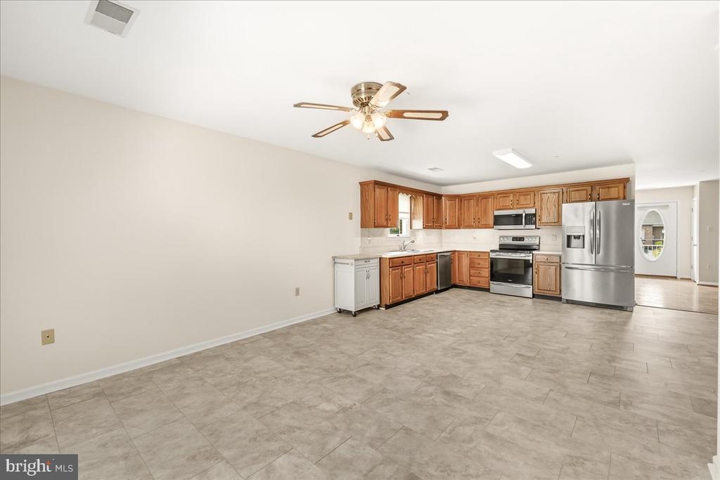 118 SUNFLOWER DRIVE