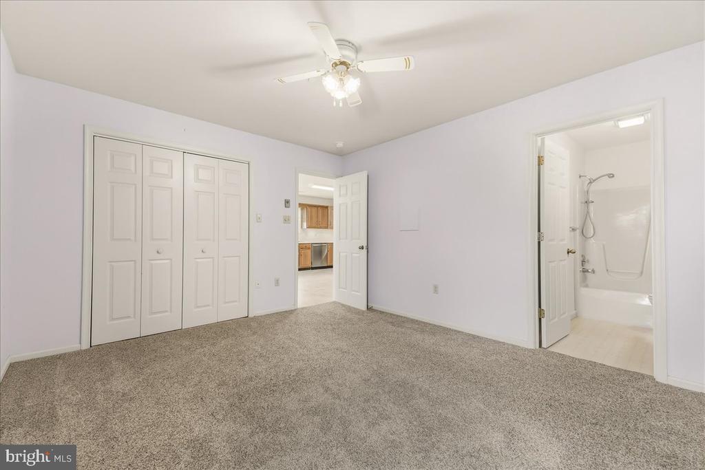 118 SUNFLOWER DRIVE