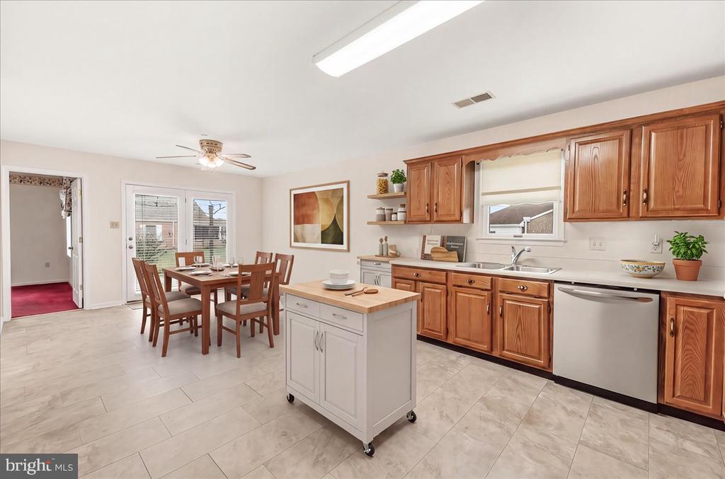 118 SUNFLOWER DRIVE