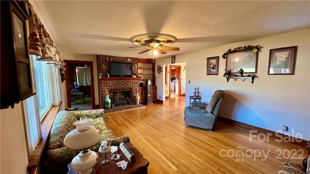 107 27th Street NW