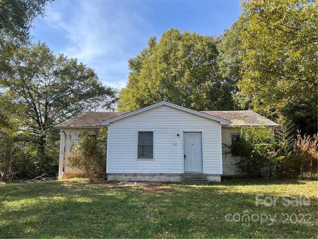 912 Skinner Road