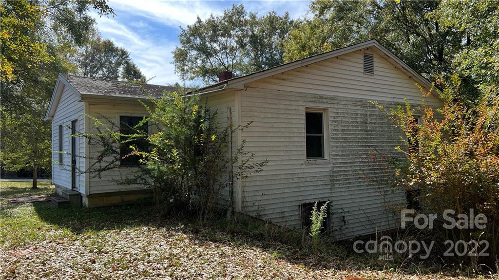 912 Skinner Road