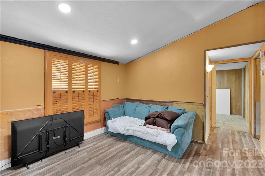 1309 Lane Road