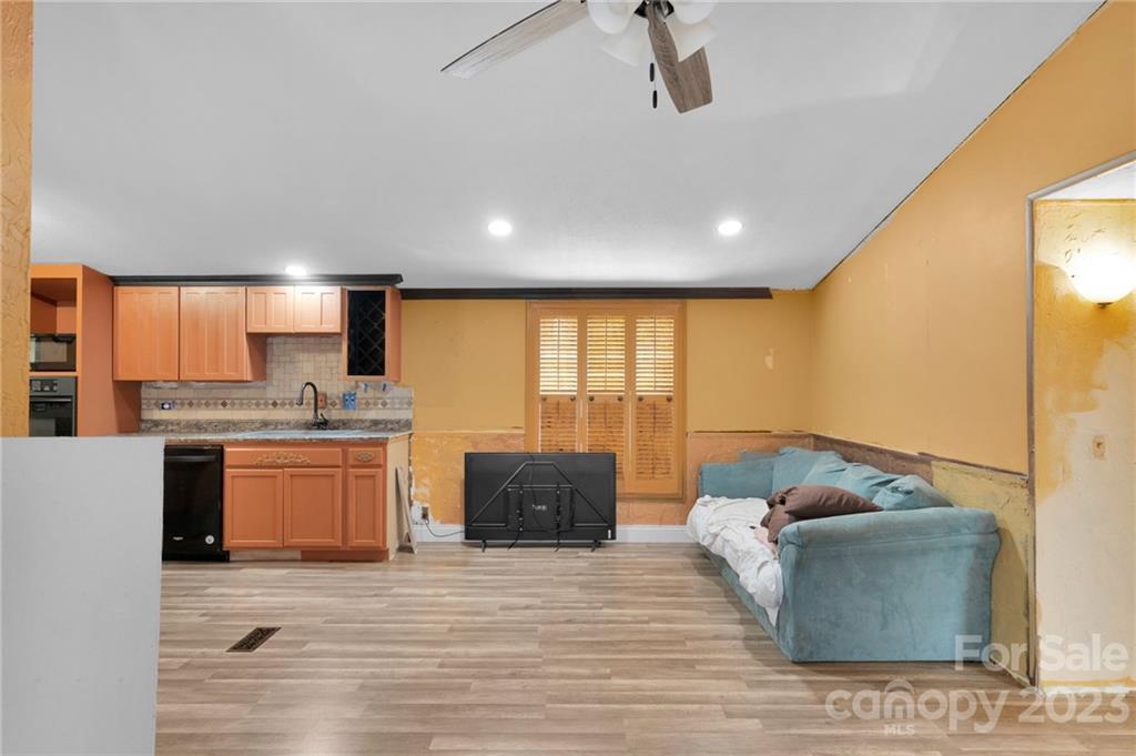 1309 Lane Road