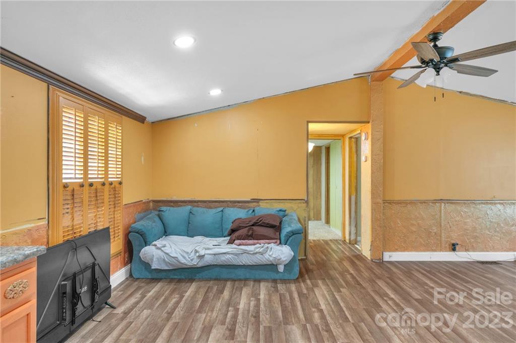 1309 Lane Road