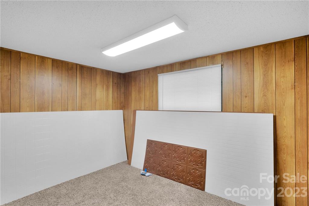 1309 Lane Road