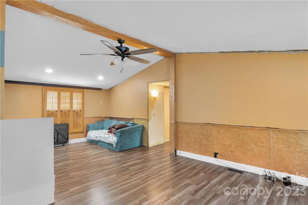 1309 Lane Road