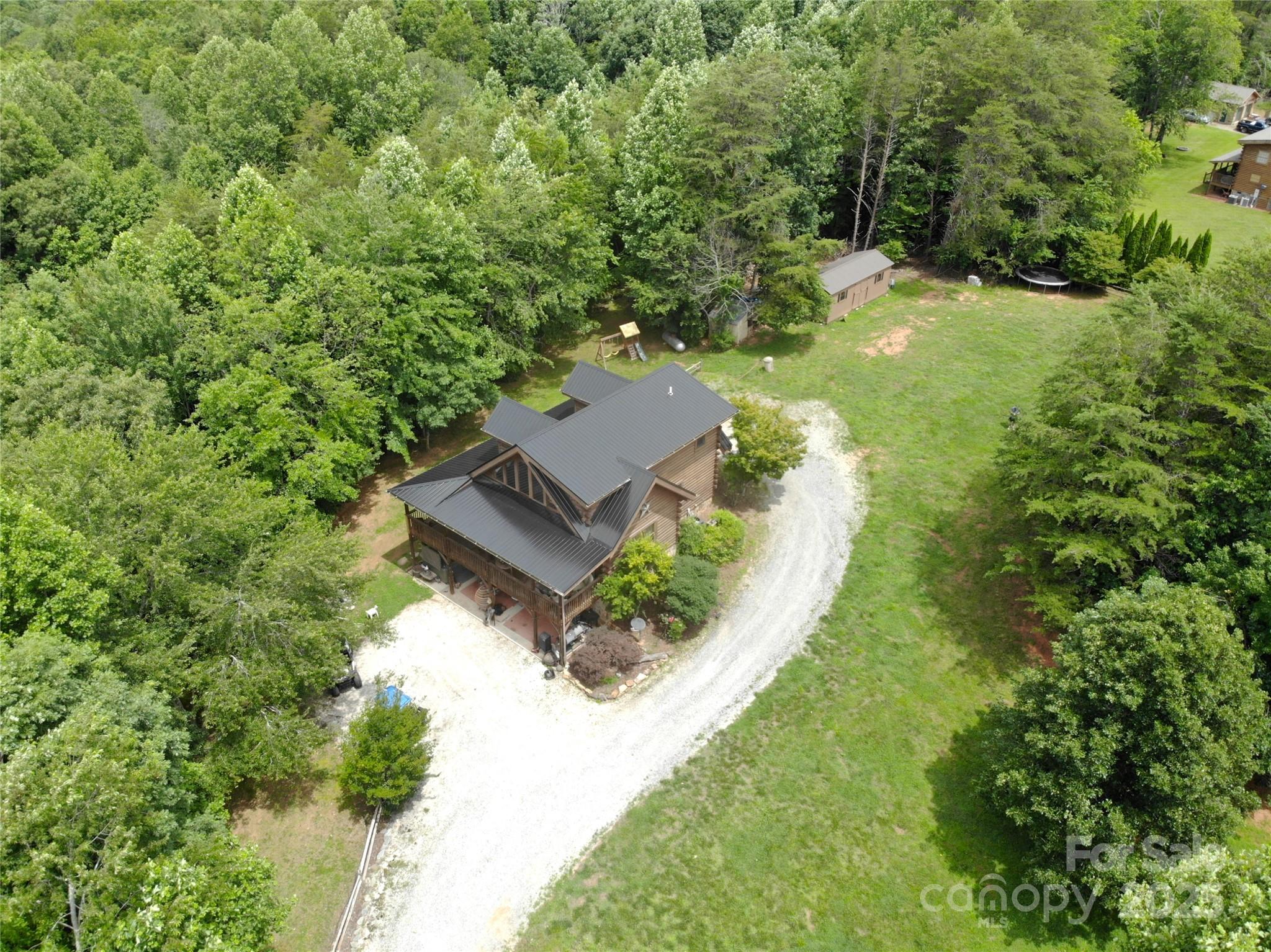 460 Cascades Parkway