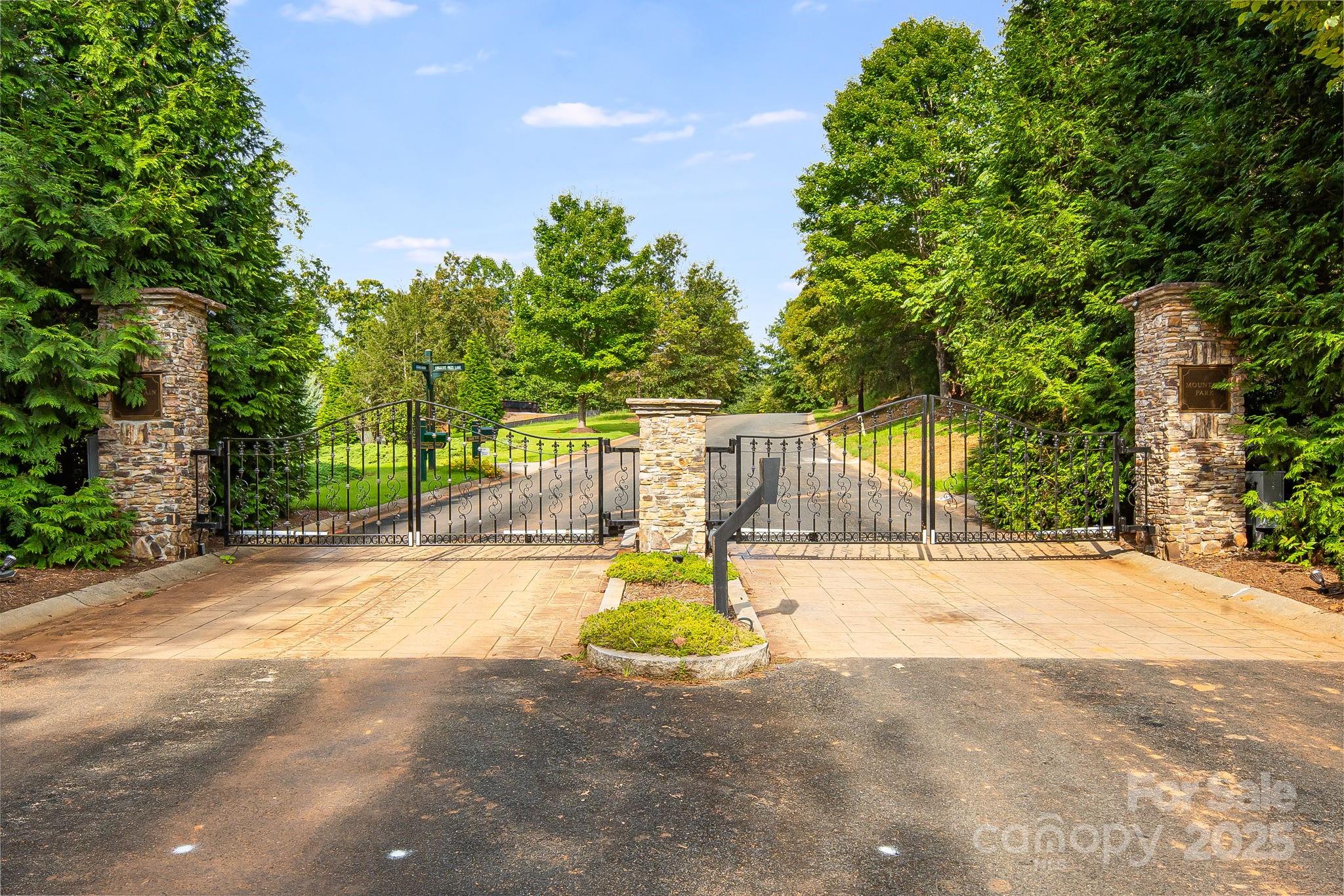 1140 Laurel Crest Lane