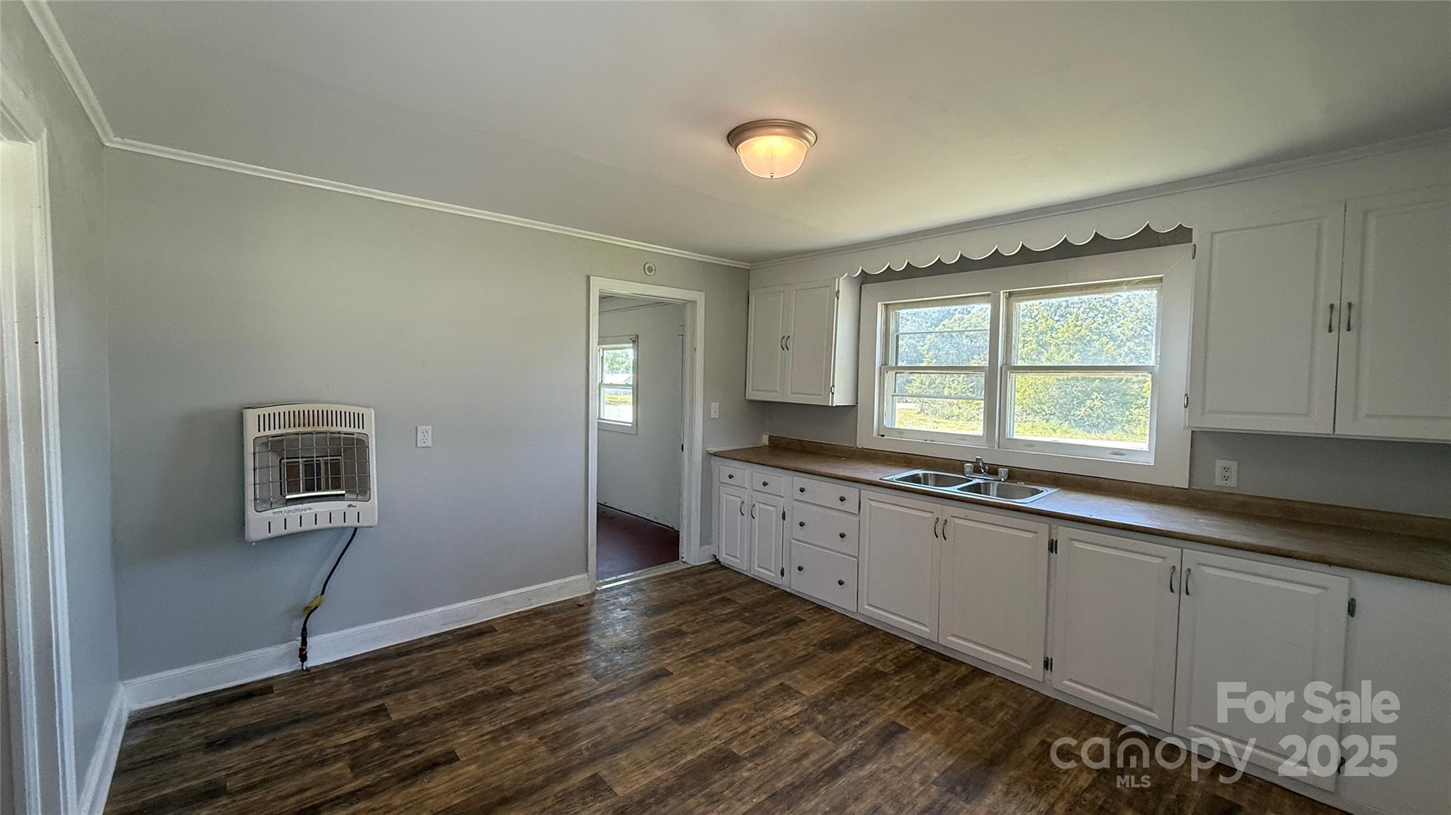 3839 Dixon Boulevard