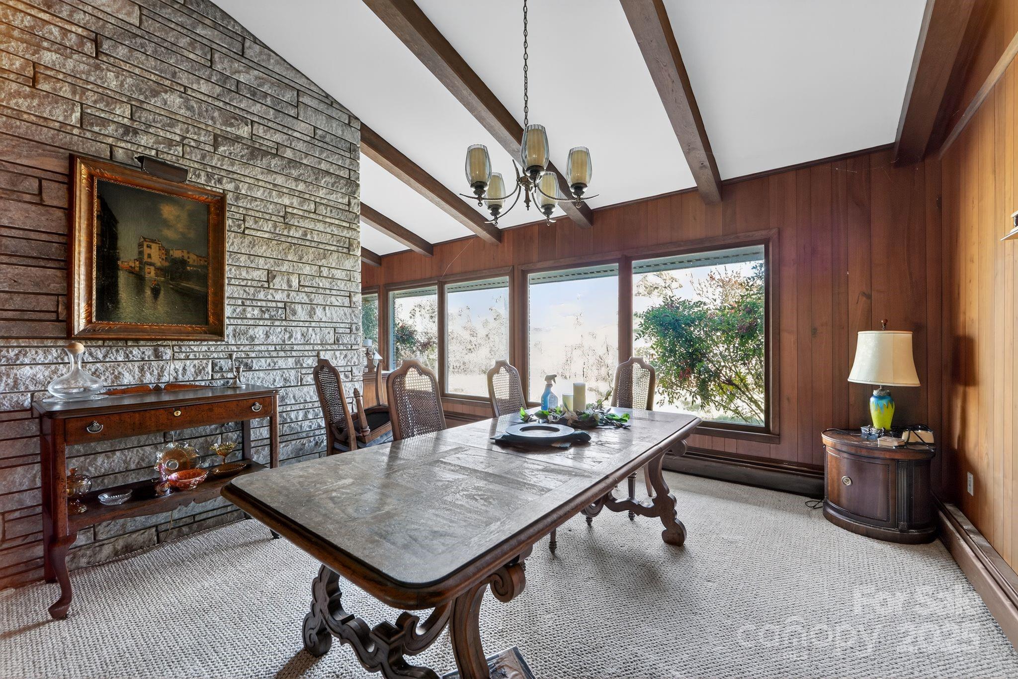 609 S Country Club Drive