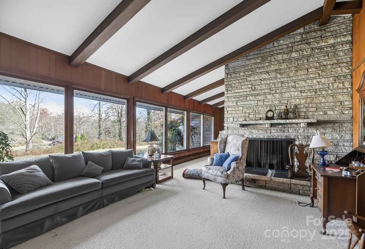 609 S Country Club Drive