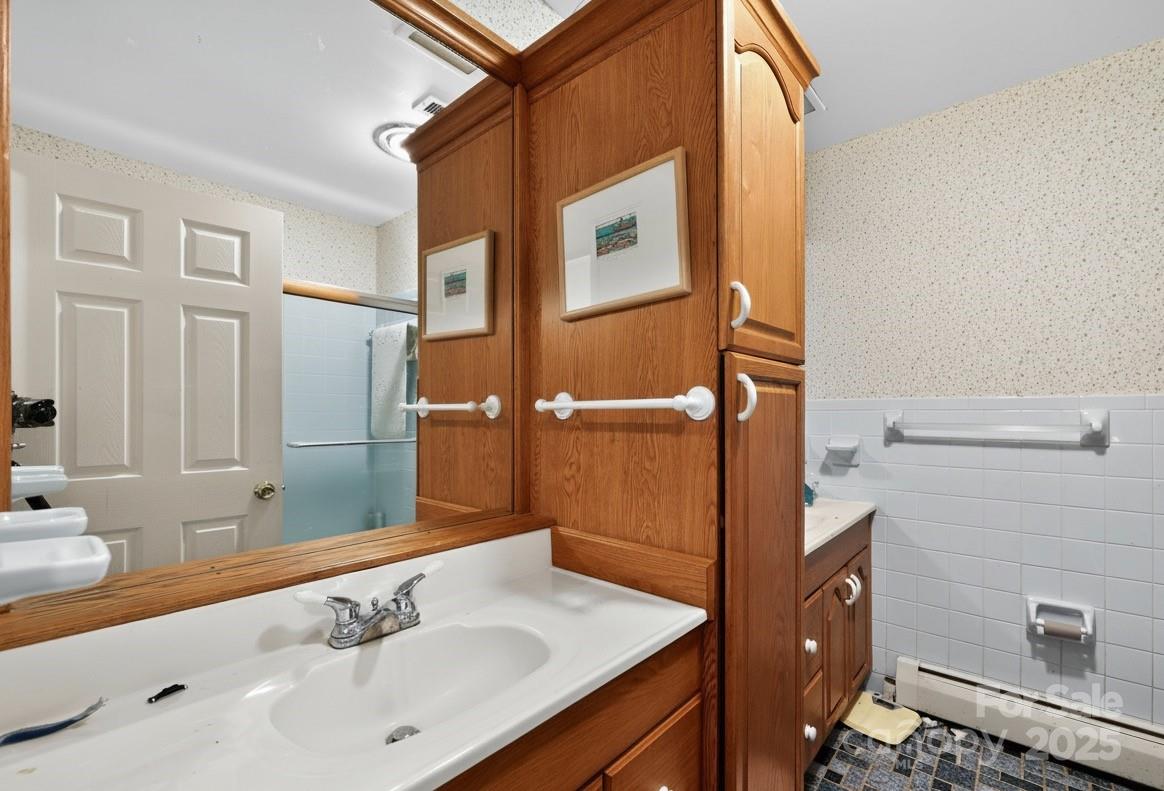 609 S Country Club Drive