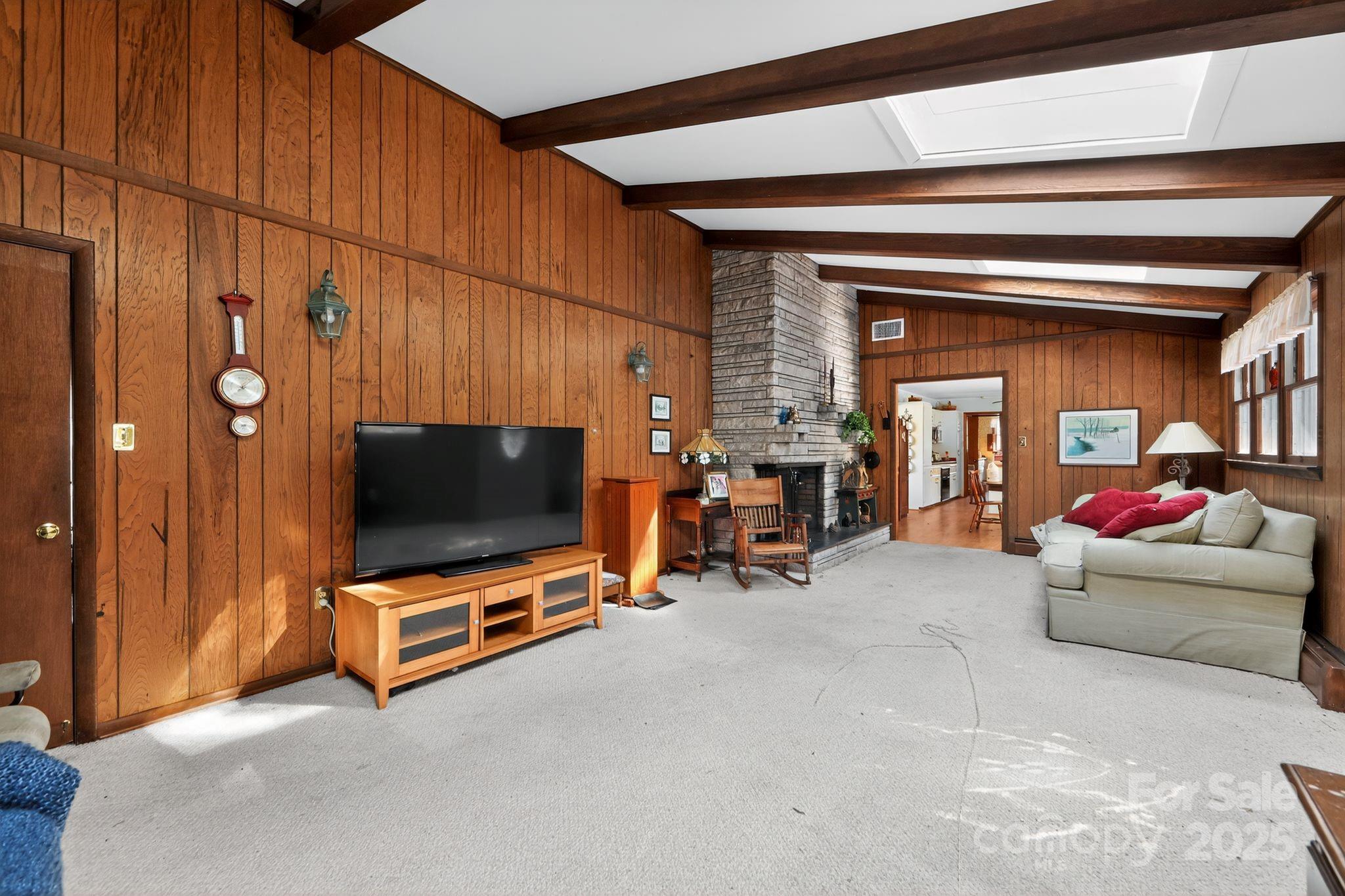 609 S Country Club Drive