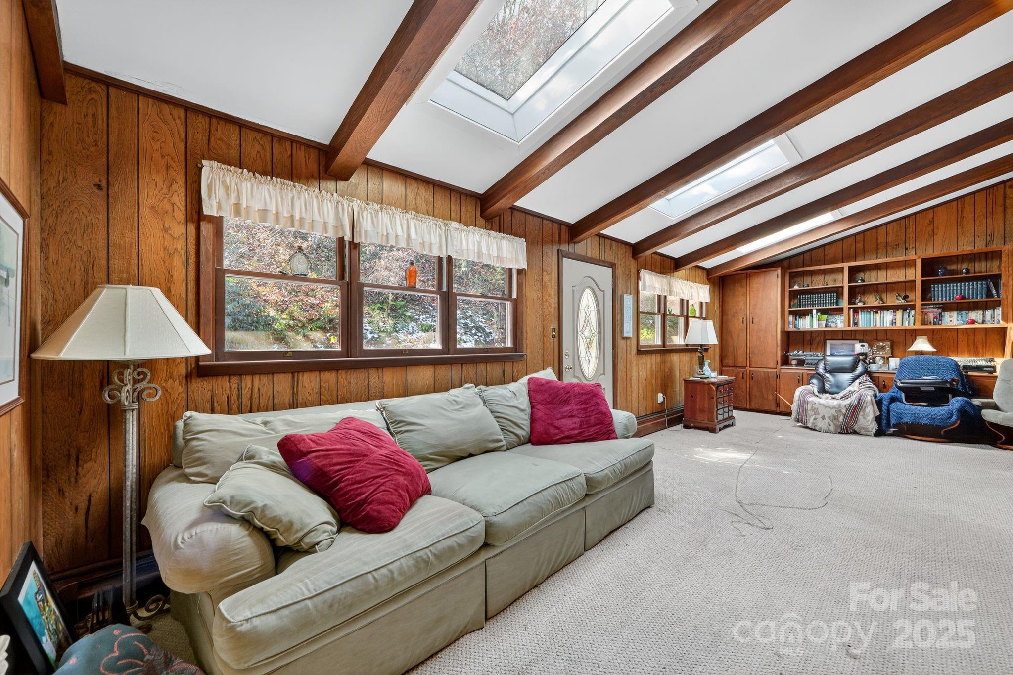 609 S Country Club Drive