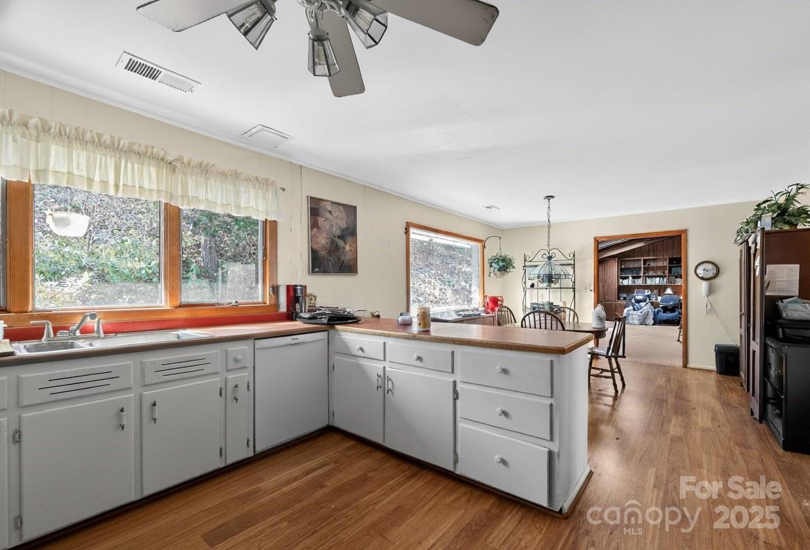 609 S Country Club Drive