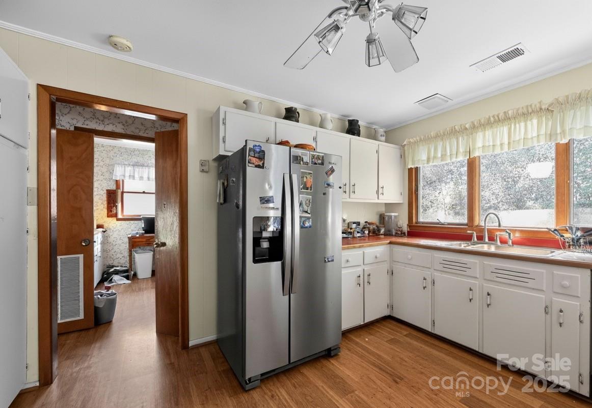 609 S Country Club Drive