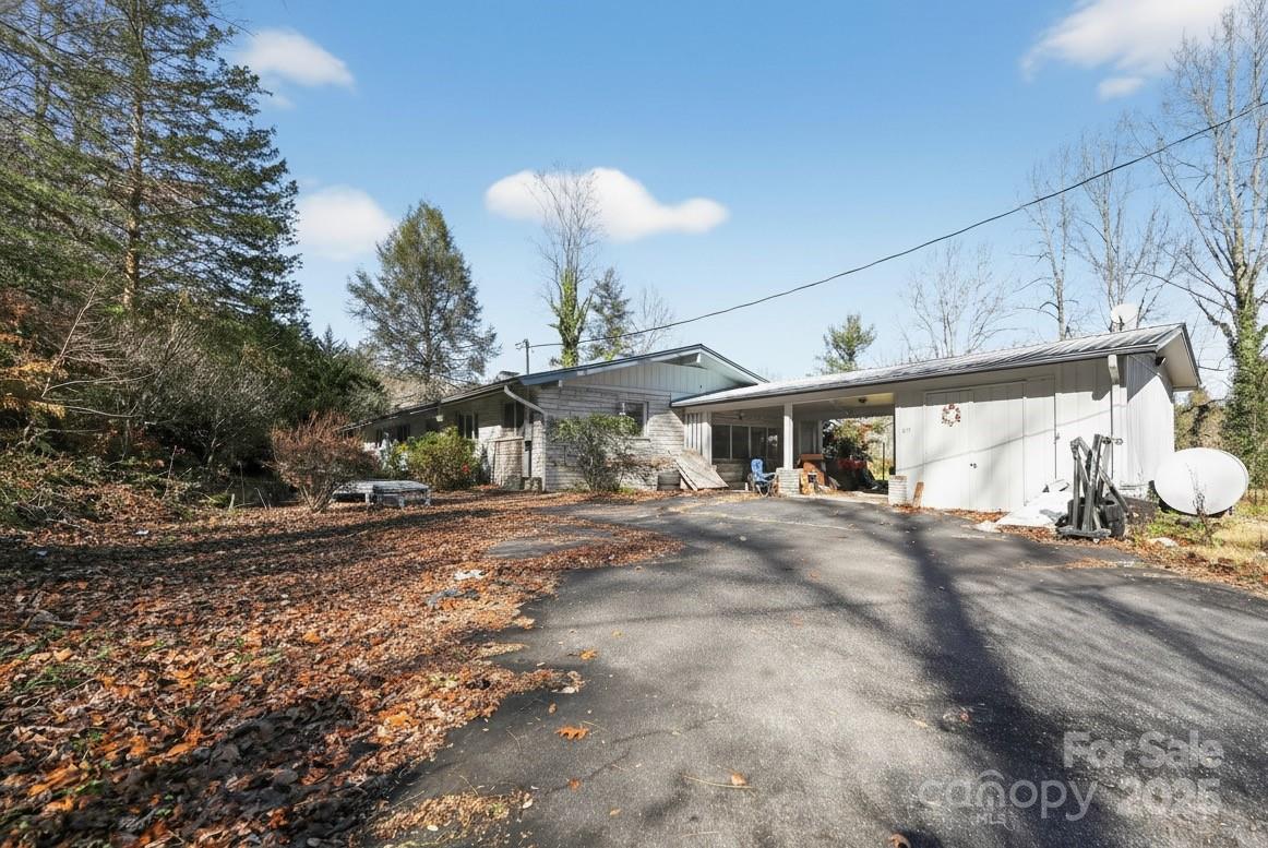 609 S Country Club Drive